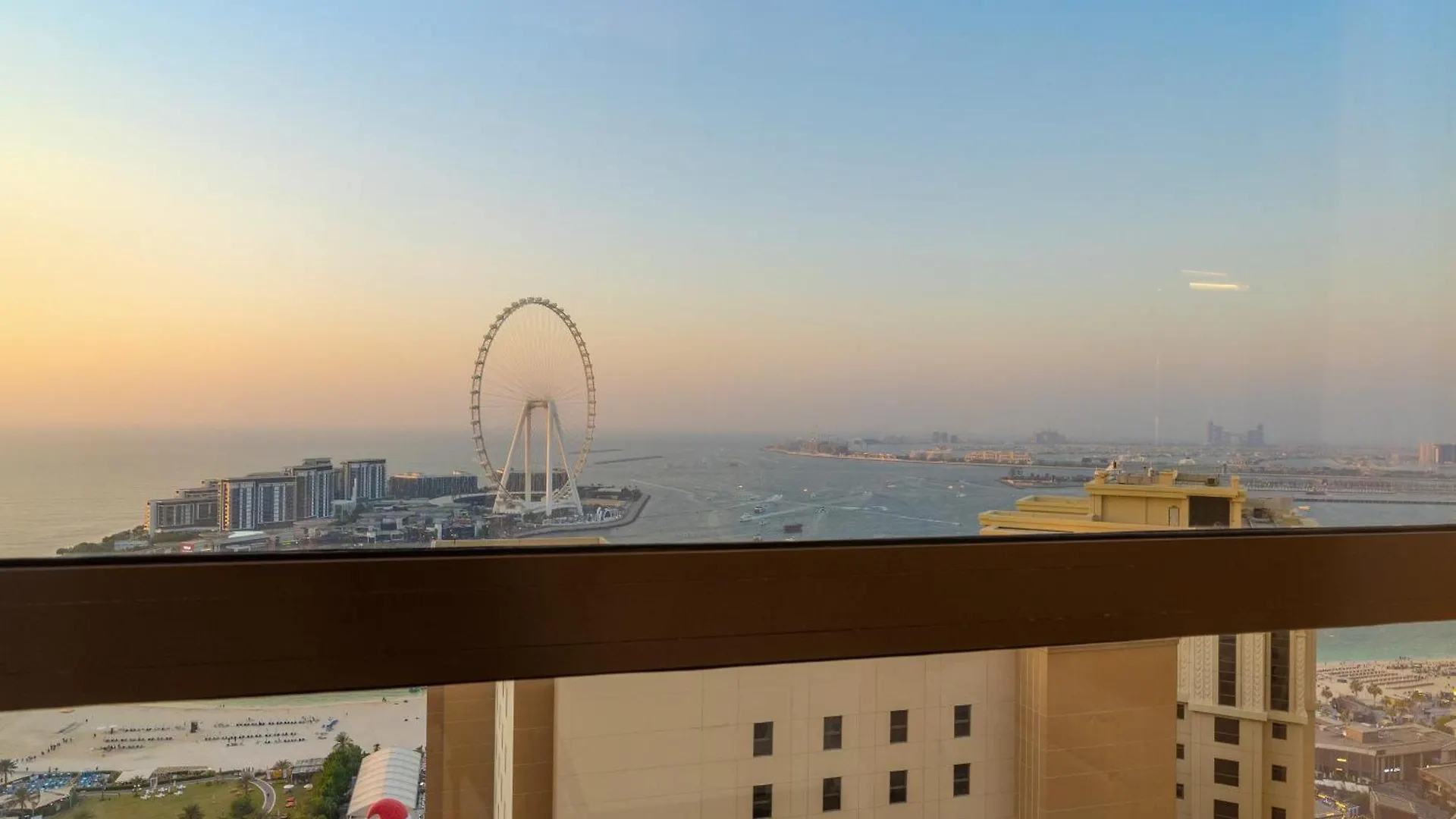 Elegant 2Br With Seaview In Jbr L Walk To The Beach Dubai United Arab Emirates