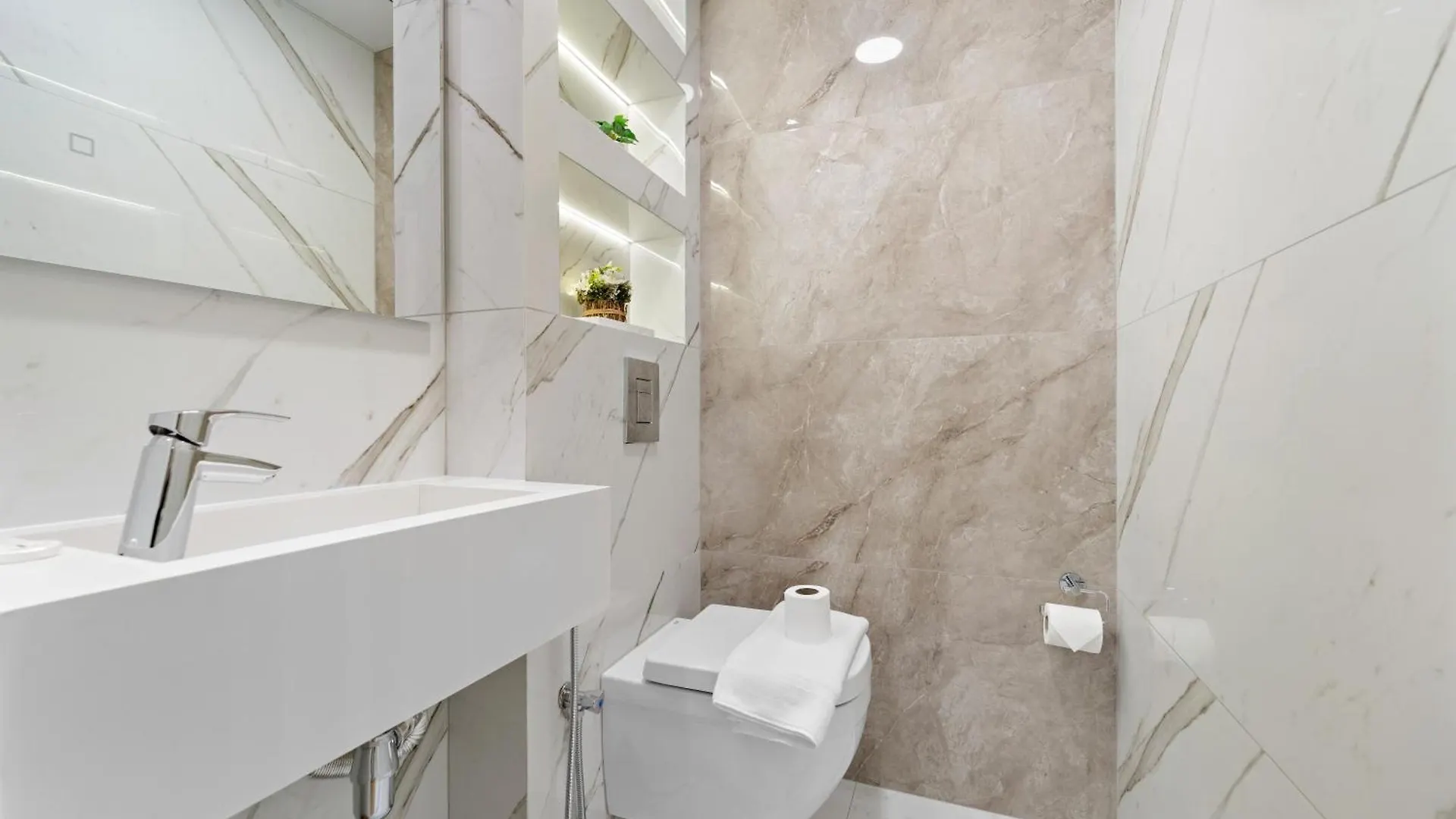 Elegant 2Br With Seaview In Jbr L Walk To The Beach Dubai Apartment