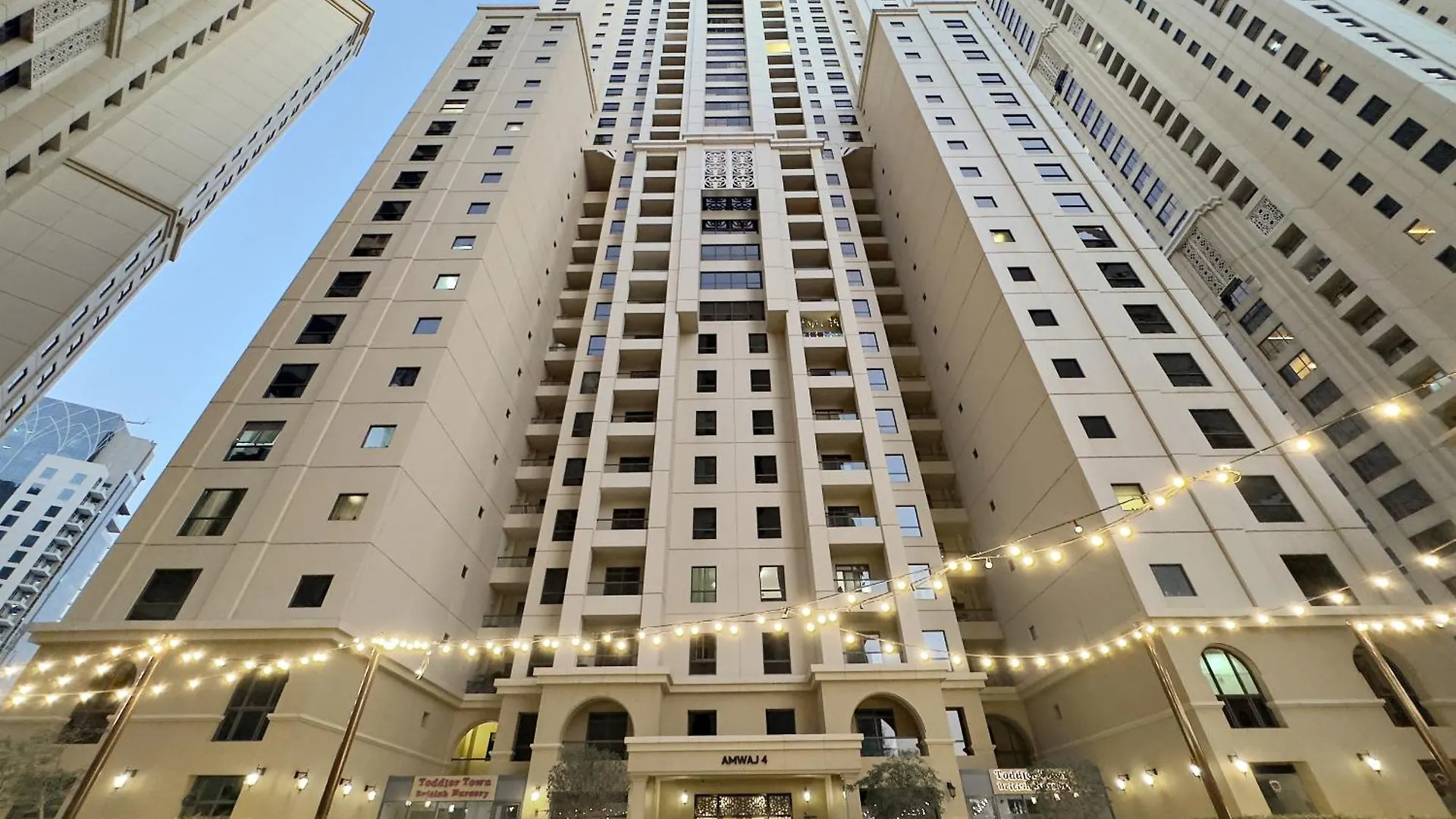 Apartment Elegant 2Br With Seaview In Jbr L Walk To The Beach Dubai
