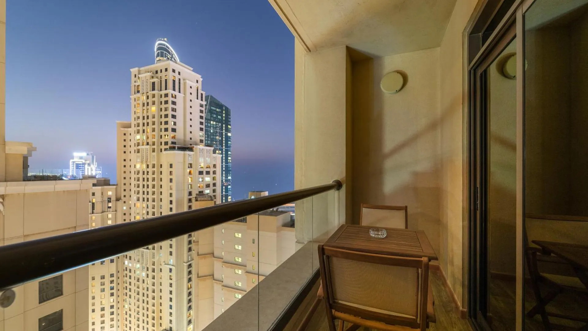 Elegant 2Br With Seaview In Jbr L Walk To The Beach Dubai Apartment