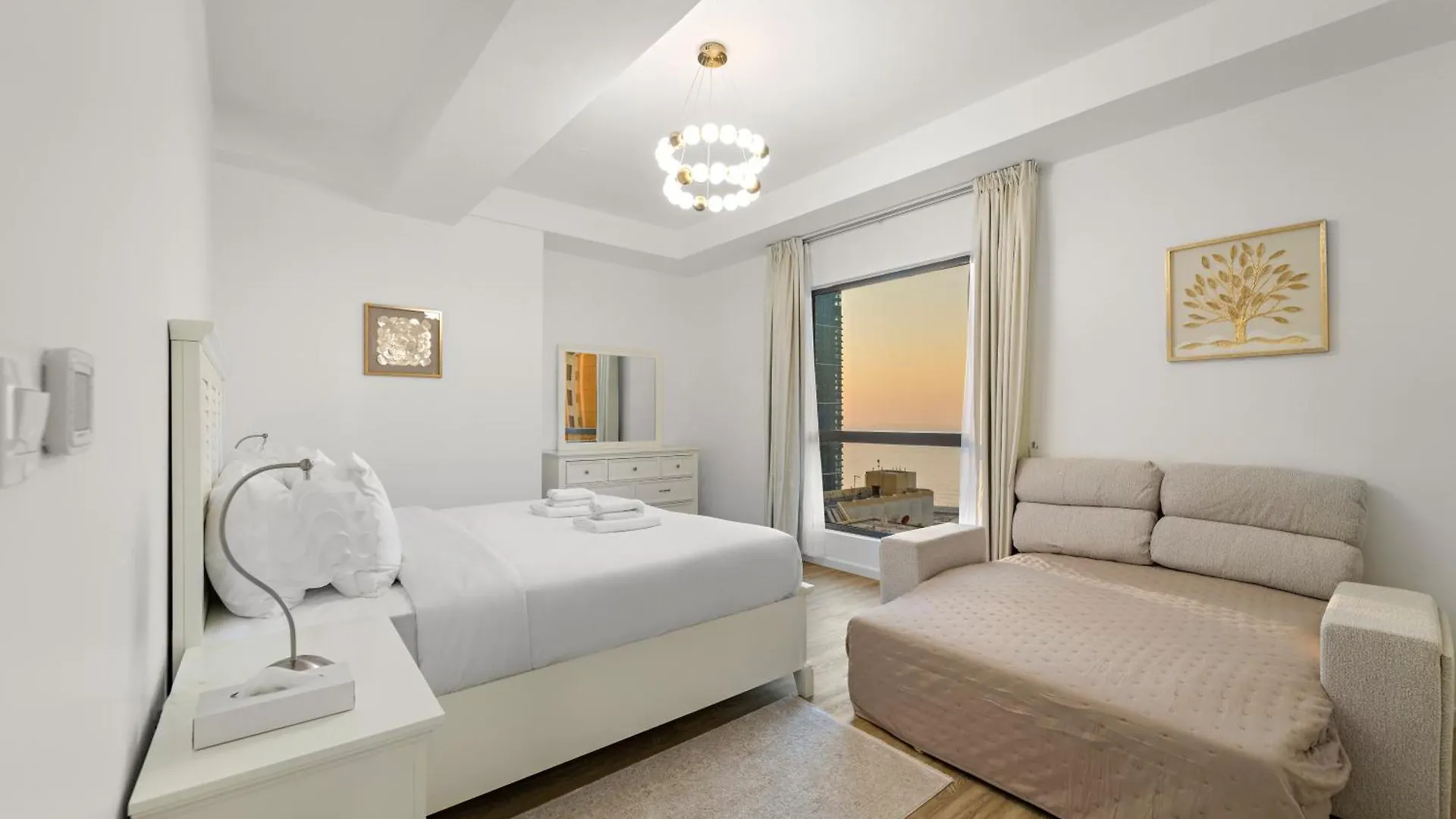 Elegant 2Br With Seaview In Jbr L Walk To The Beach Dubai Apartment