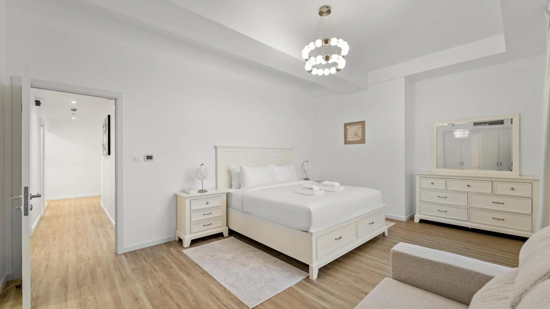 Elegant 2Br With Seaview In Jbr L Walk To The Beach Dubai Apartment